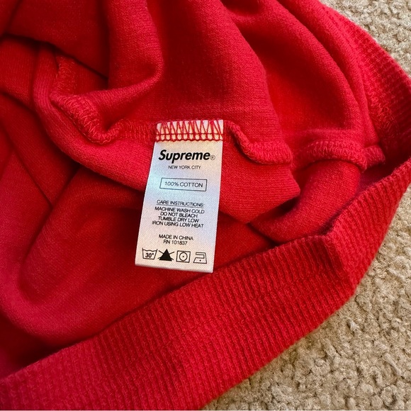 SUPREME RED KNIT TSHIRT! ✨ - Picture 4 of 4